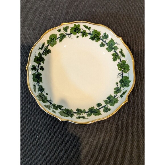 Pair Meissen Green Ivy Small Scalloped Dishes Late 19th Century – First Quality - Picture 3 of 9
